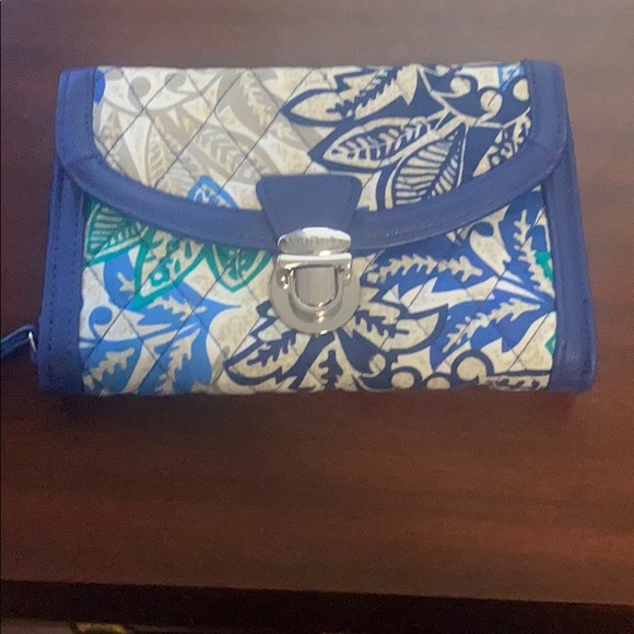 Vera Bradley Santiago Wristlet - Picture 2 of 4